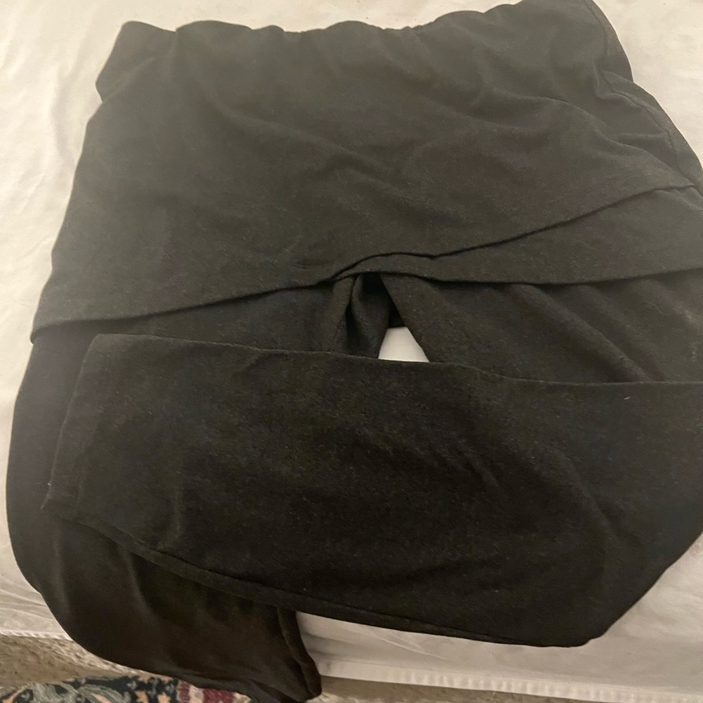 Cabi grey skirted leggings